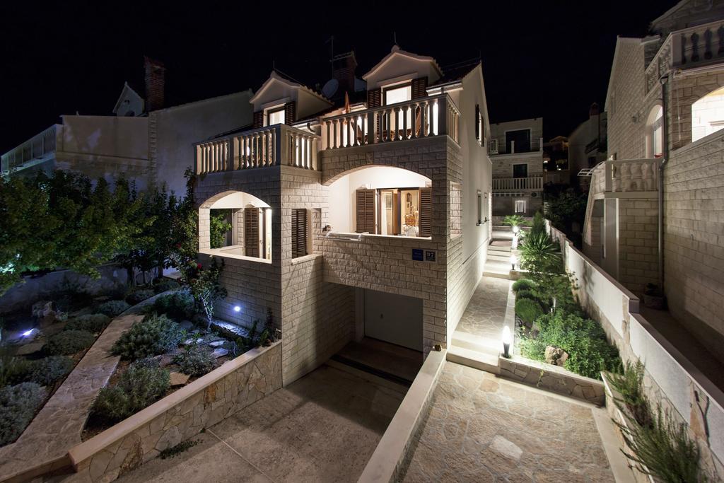 Apartments Benika Бол Экстерьер фото