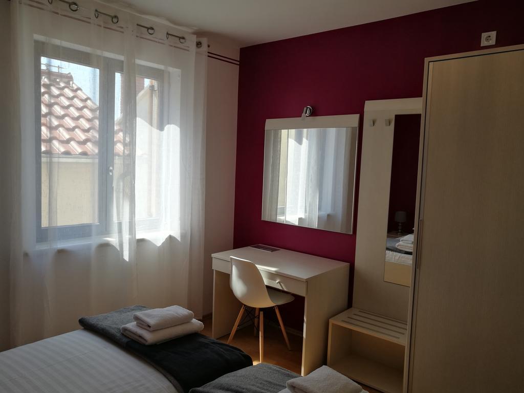 Apartments Benika Бол Экстерьер фото