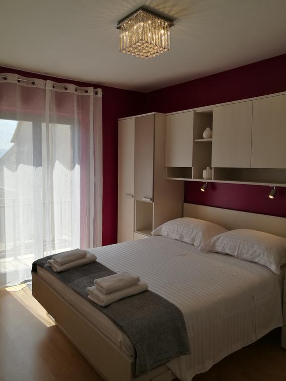 Apartments Benika Бол Экстерьер фото