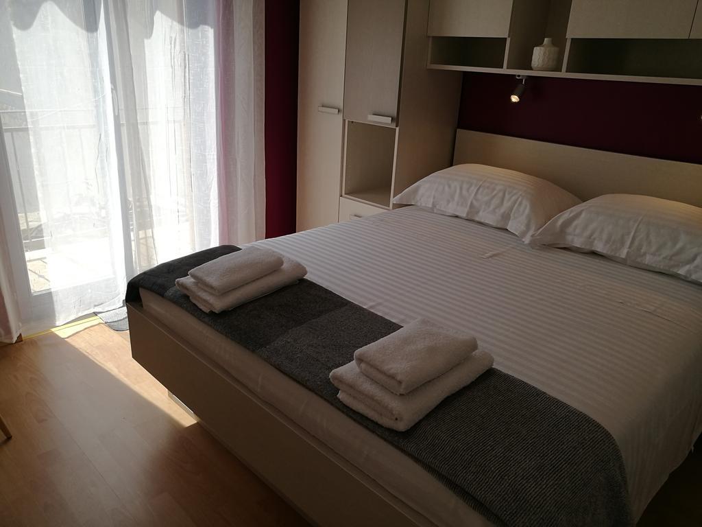 Apartments Benika Бол Экстерьер фото