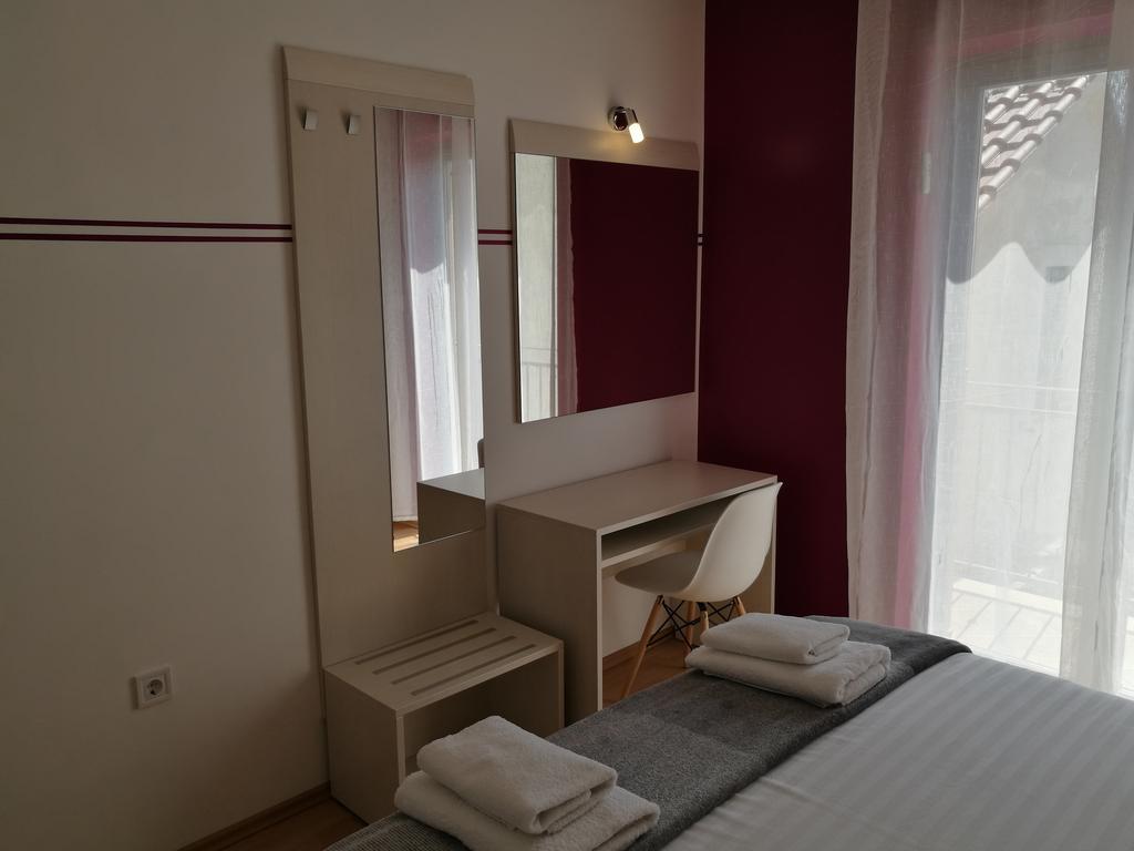 Apartments Benika Бол Экстерьер фото